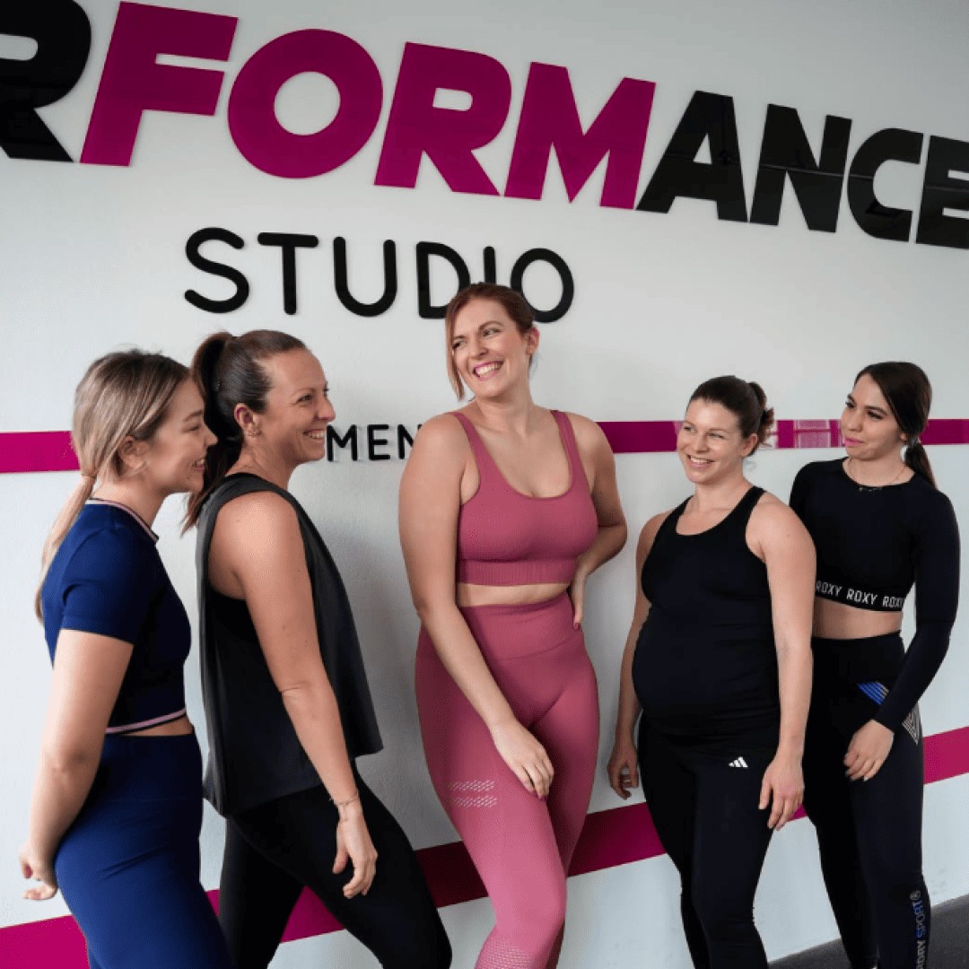 AT_Trainers_PerformanceStudio|WomenOnly_1