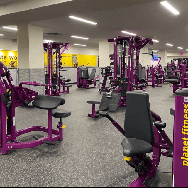US_Gyms_PlanetFitnessBronx(universityHeights)_1