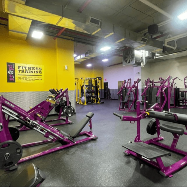 US_Gyms_PlanetFitnessBronx(pelhamBay)_1