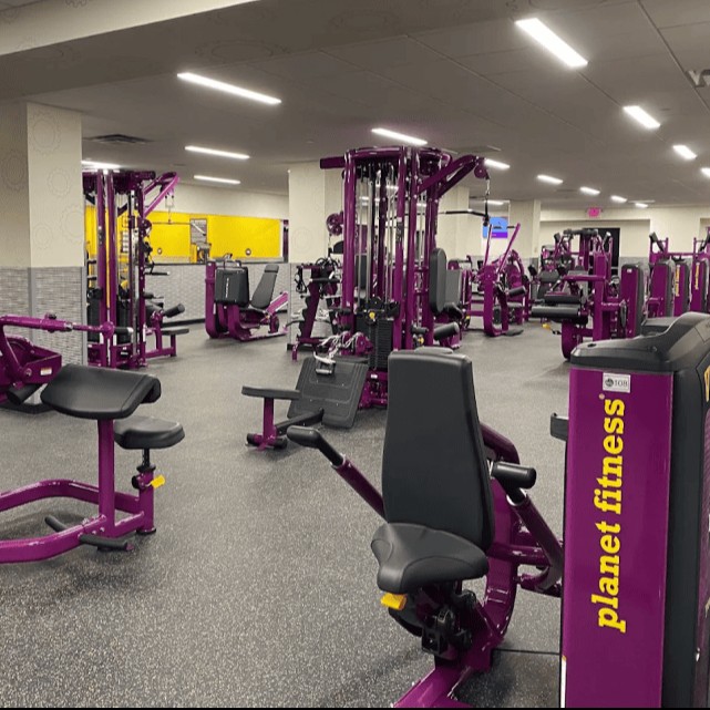 US_Gyms_PlanetFitnessJamaica(jamaicaAve.)_1