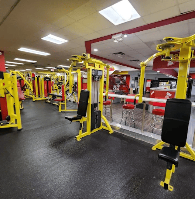 us_Gyms_RetroFitnessTottenville_0