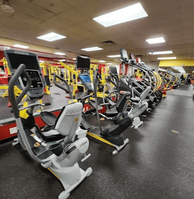 us_Gyms_RetroFitnessTottenville_3