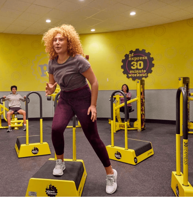 us_Gyms_PlanetFitnessBronx(jeromeAve)_3