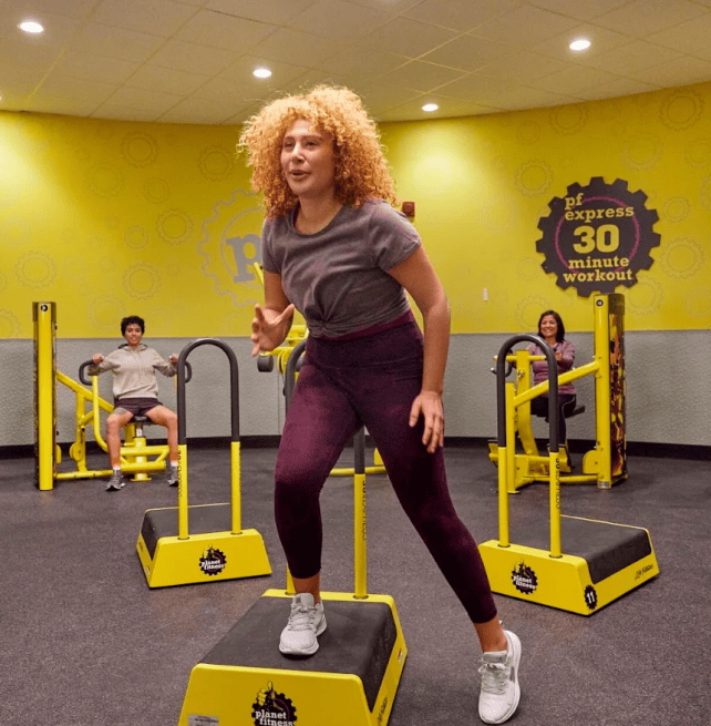 us_Gyms_PlanetFitnessBronx(3rdAve)_4