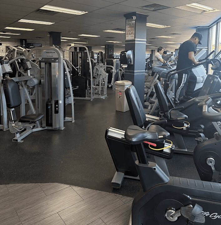 us_Gyms_ExecutiveFitnessGym_2