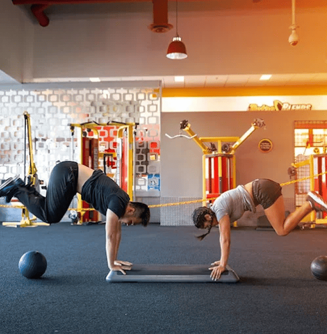 us_Gyms_RetroFitnessForestHills_0