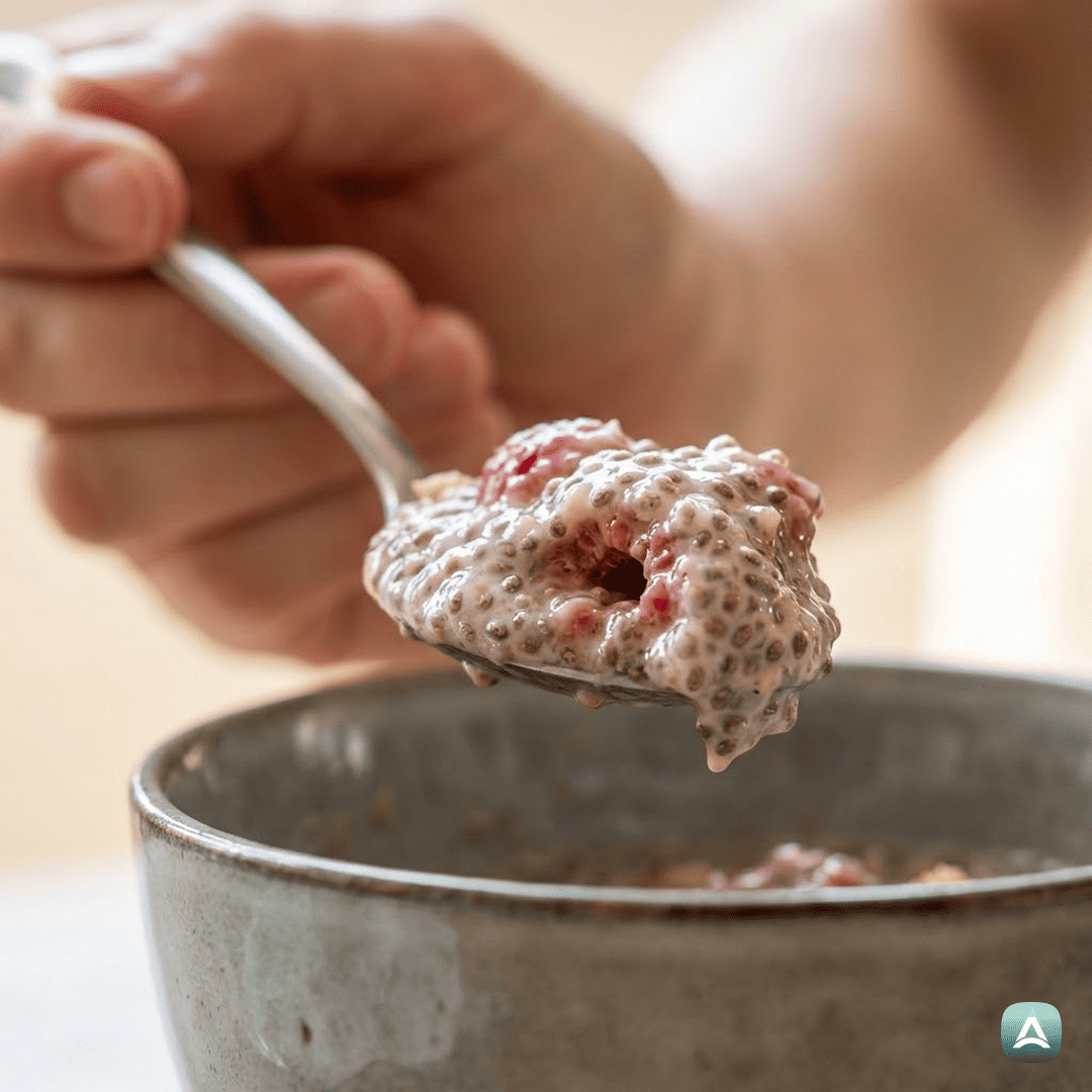 SI_Recipes_ChiaSkledaZMalinamiInHrustljavimiOrehi_2