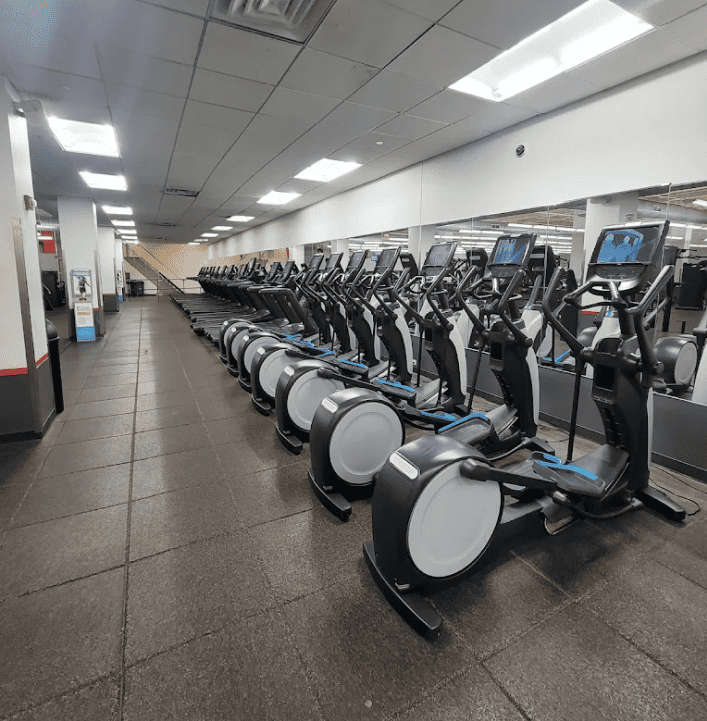 us_Gyms_NewYorkSportsClubsRegoPark_1