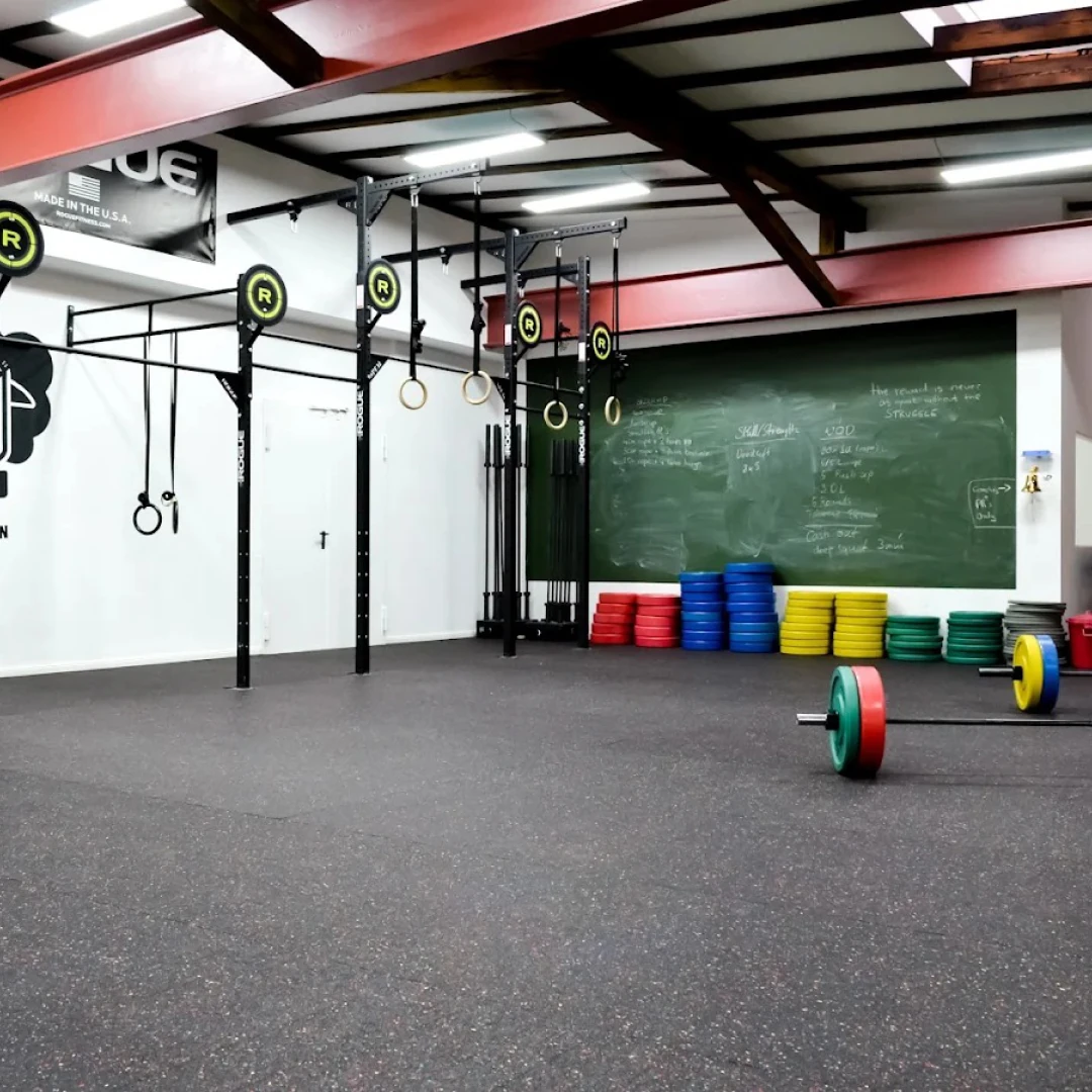 de_Gyms_BlackSheepAthletics_0