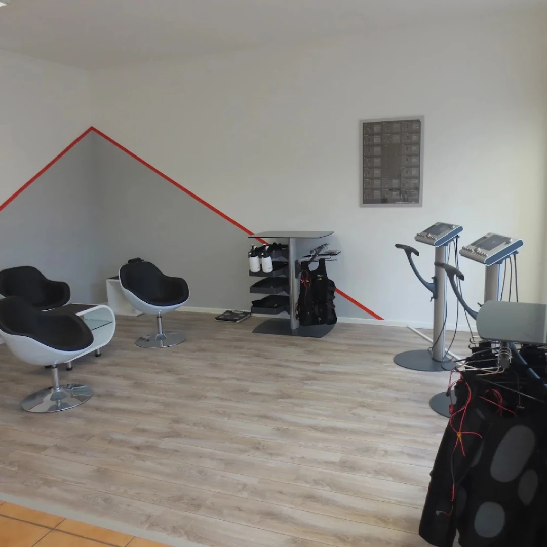 DE_Gyms_EmsTrainingGroundFitness_1
