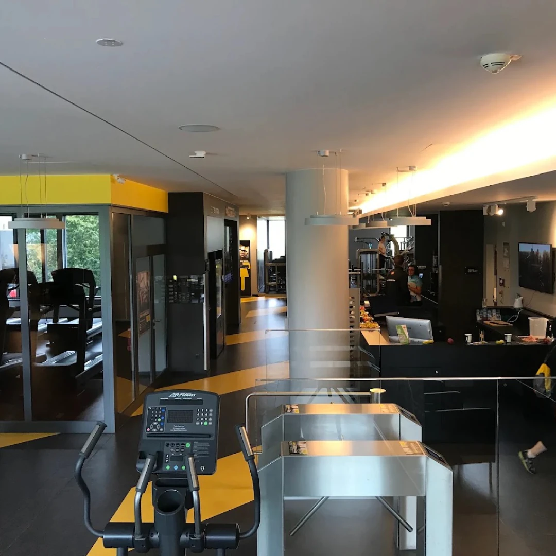 de_Gyms_FitStarFitnessstudioBerlinMoabit_6