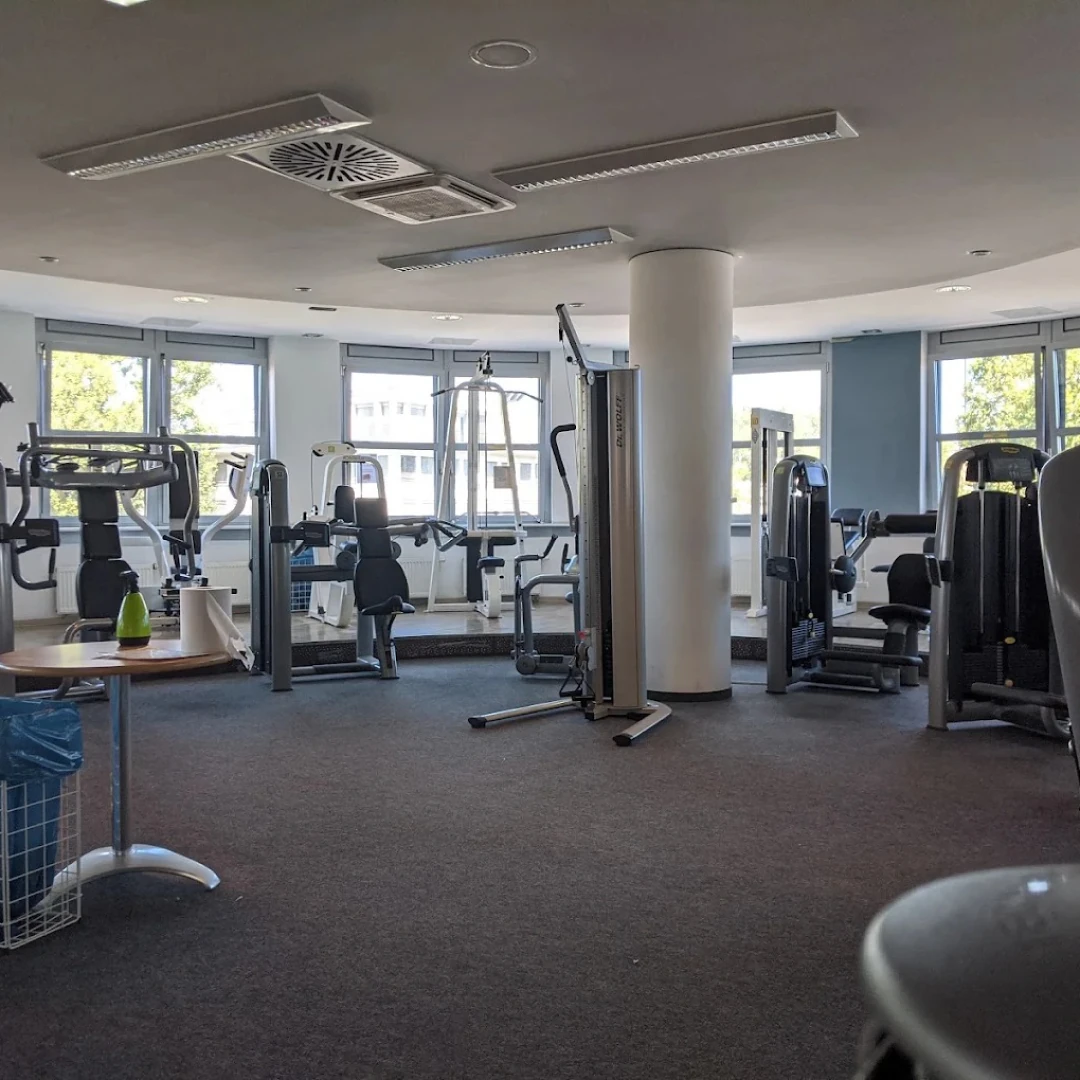 de_Gyms_FitnessAmPark_0