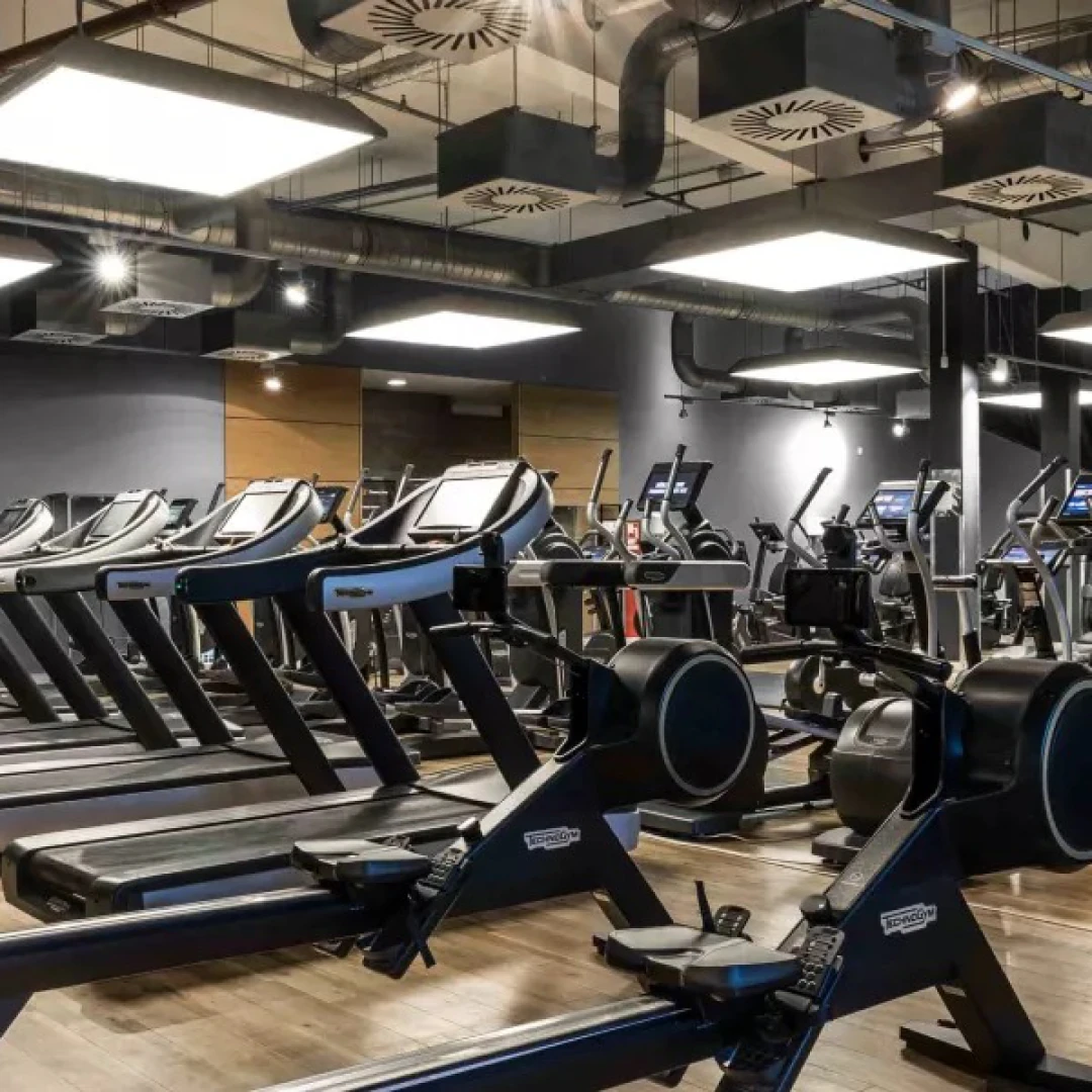 de_Gyms_FitnessFirstBerlinLichterfelde_1