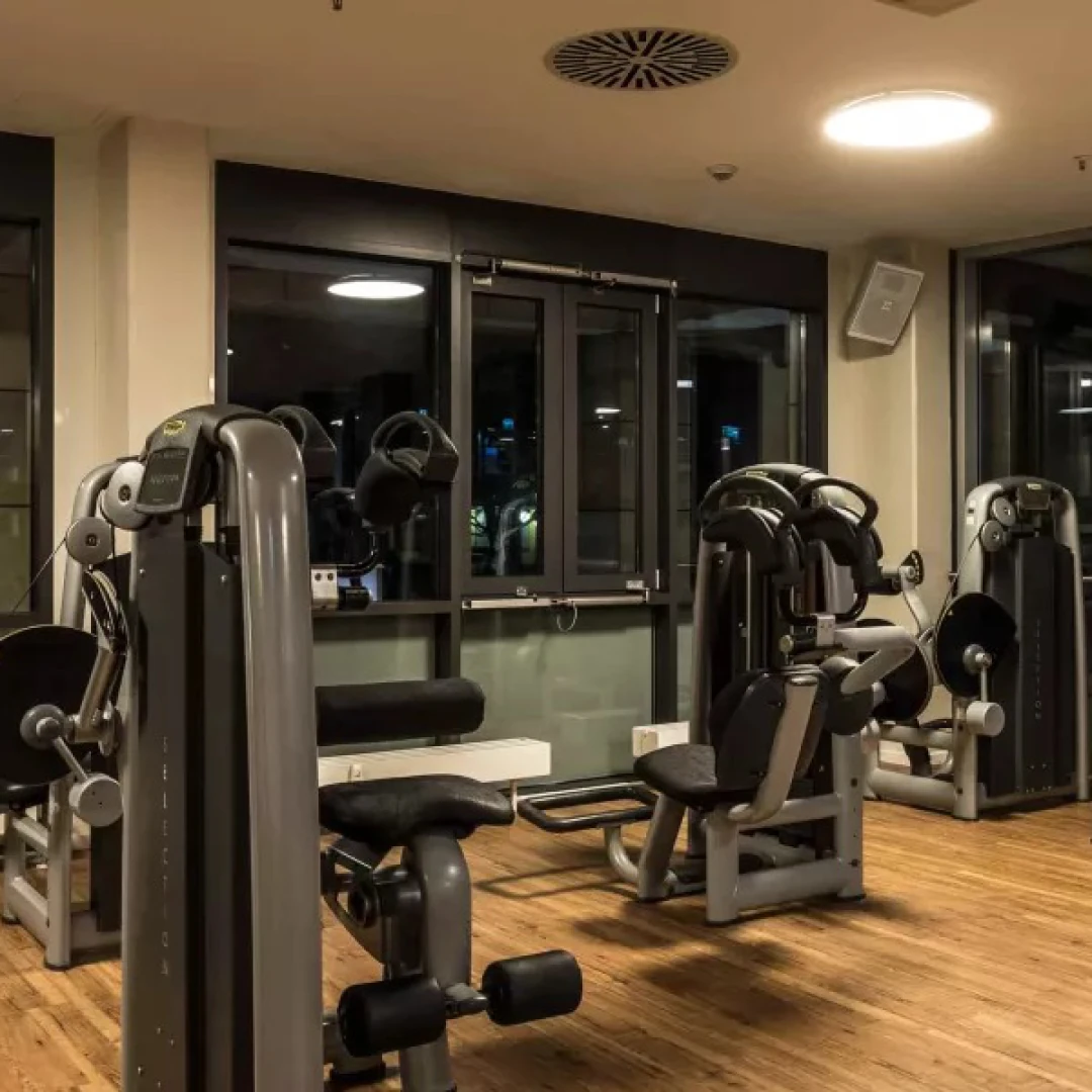 de_Gyms_FitnessFirstBerlinPragerPlatz_2