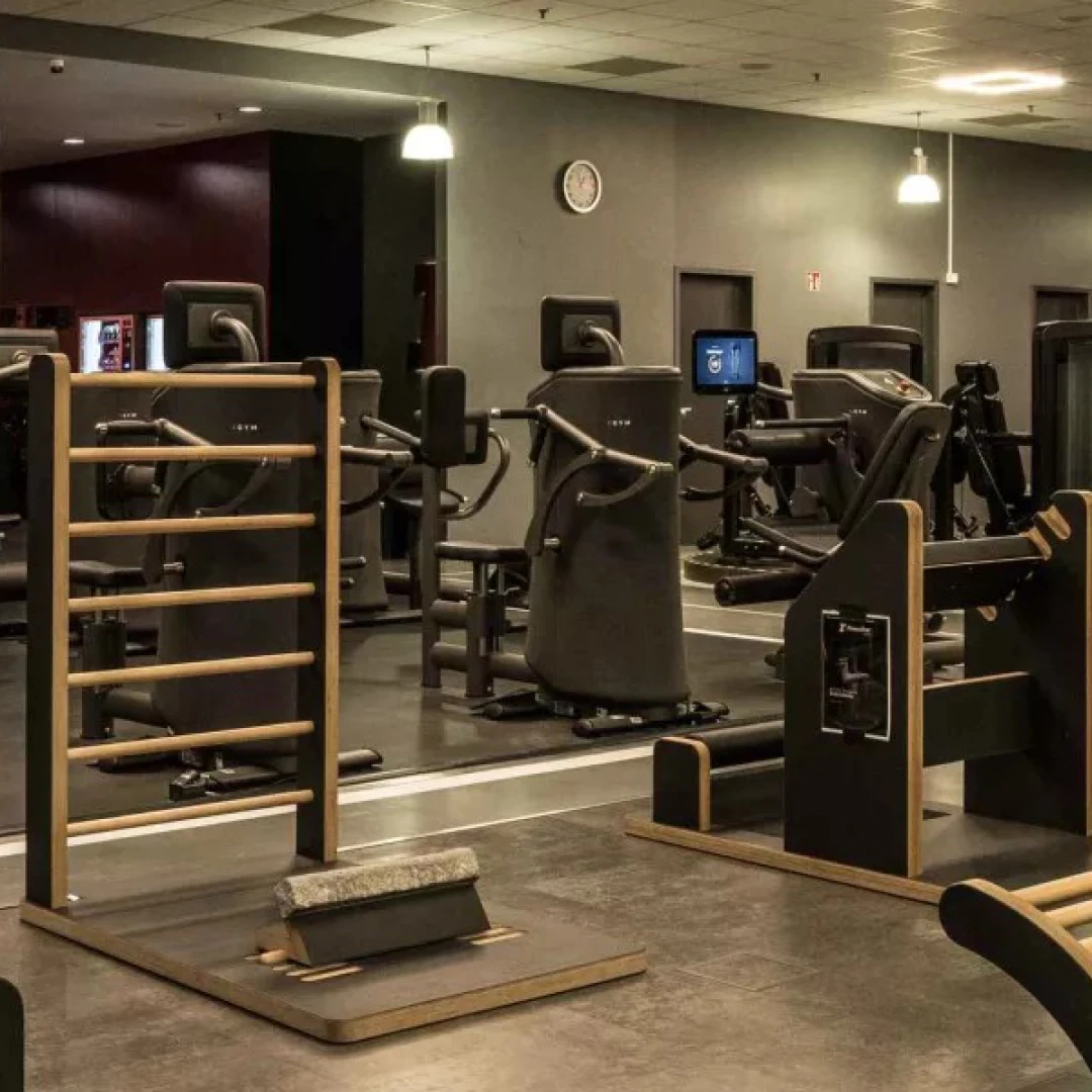 de_Gyms_FitnessFirstBerlinZehlendorferWelle_1