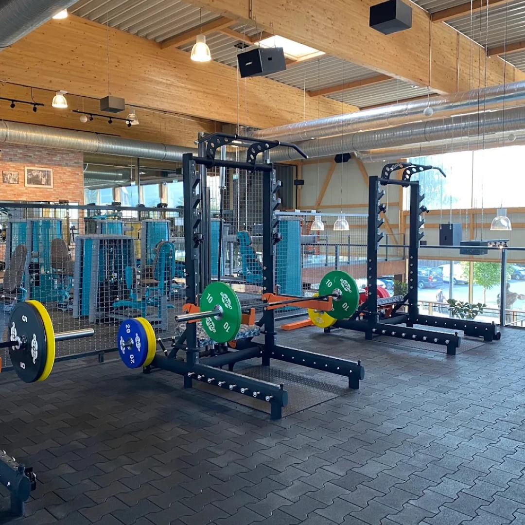 DE_Gyms_Gold'sGym_1