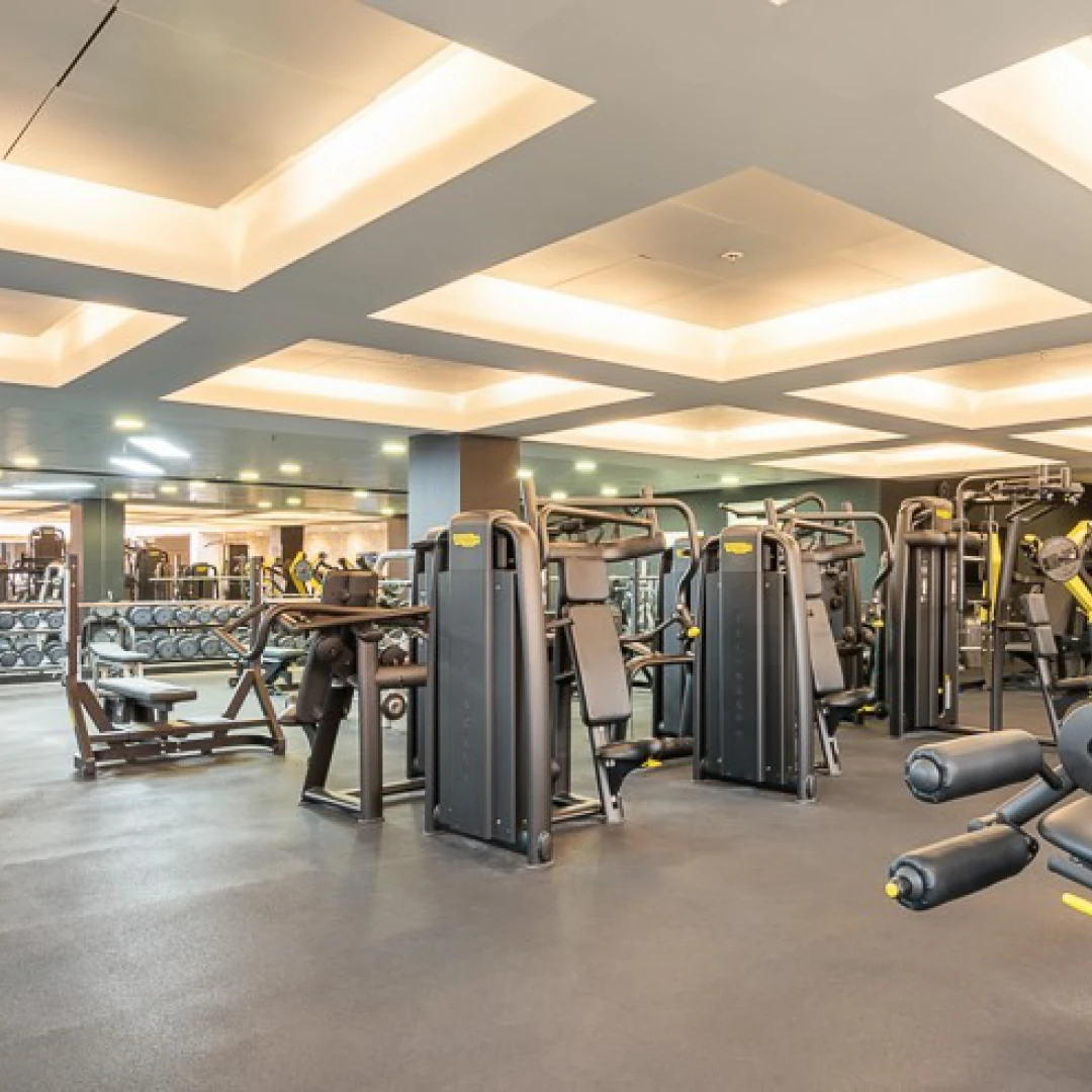 DE_Gyms_HolmesPlaceBerlinGendarmenmarkt_1