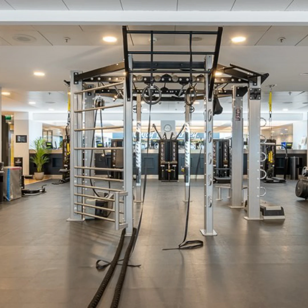de_Gyms_HolmesPlaceBerlinGendarmenmarkt_0