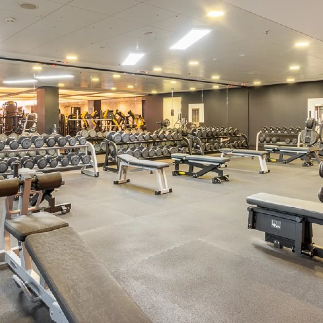 de_Gyms_HolmesPlaceBerlinGendarmenmarkt_1