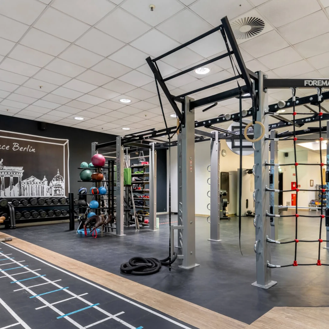 de_Gyms_HolmesPlaceBerlinOstkreuz_1