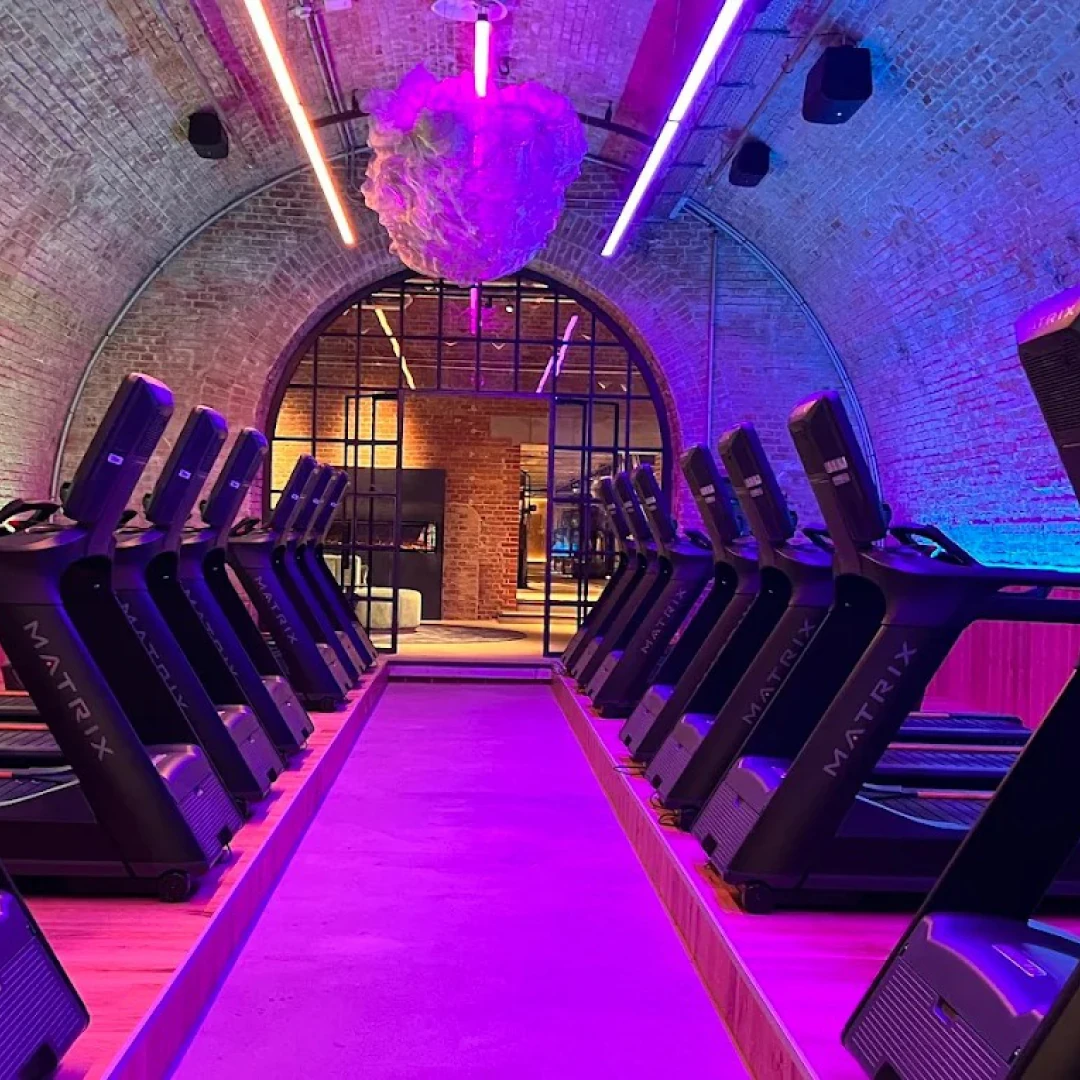 de_Gyms_JohnReedFitnessBerlinBoetzow_4