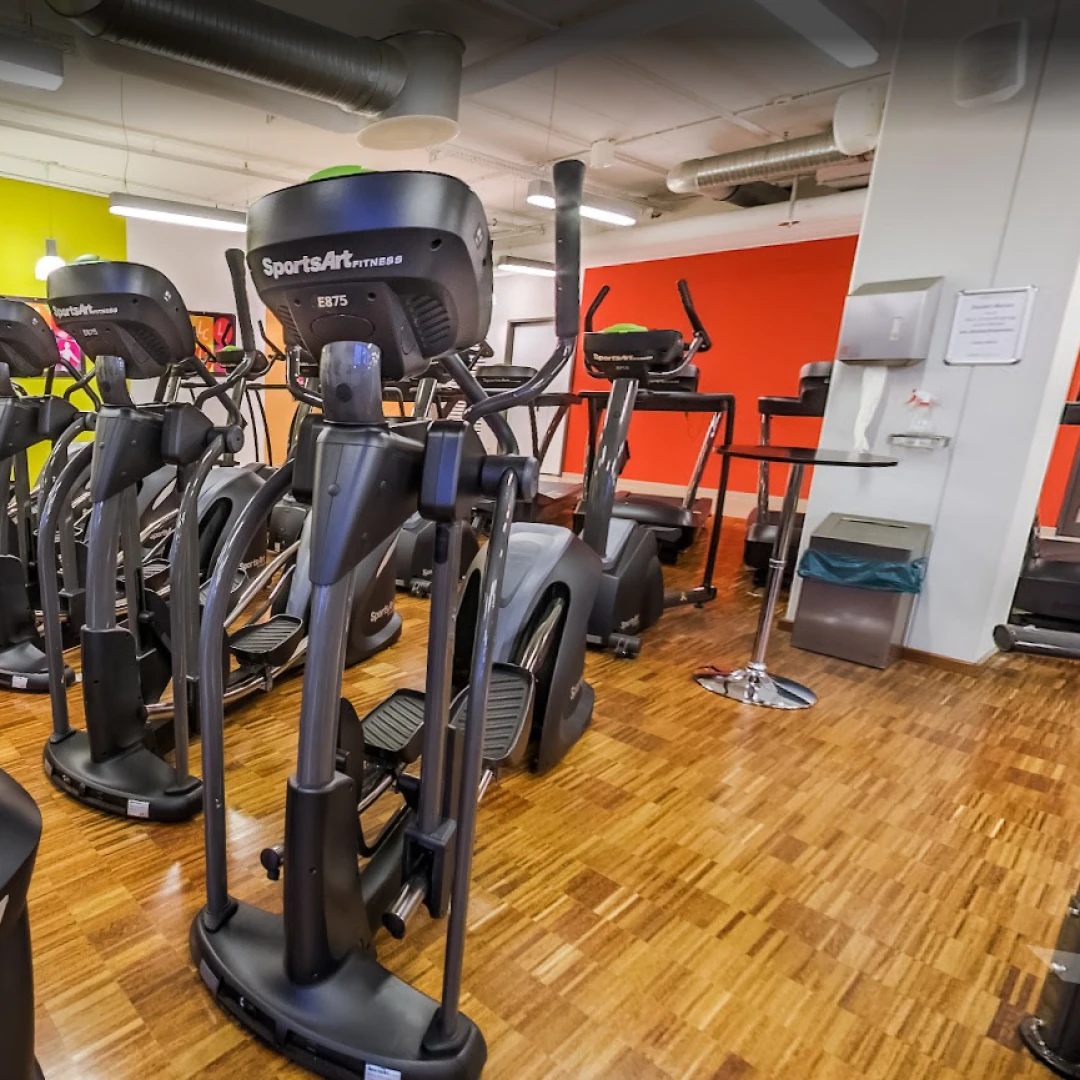 de_Gyms_LadyCompanyFitnessFuerFrauenStudioTempelhoferHafen_2