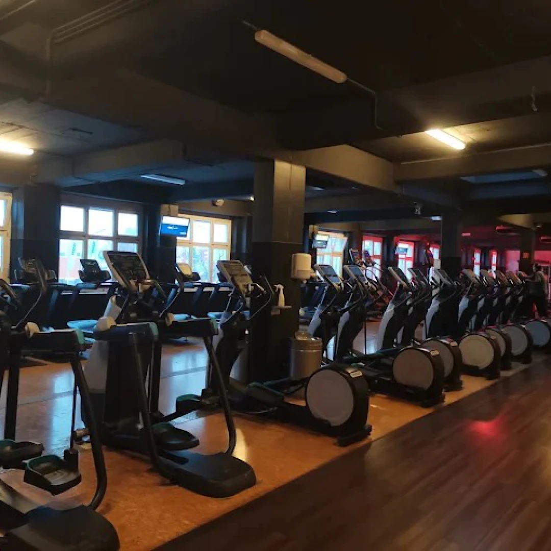 de_Gyms_McFitBerlinLichterfelde_1