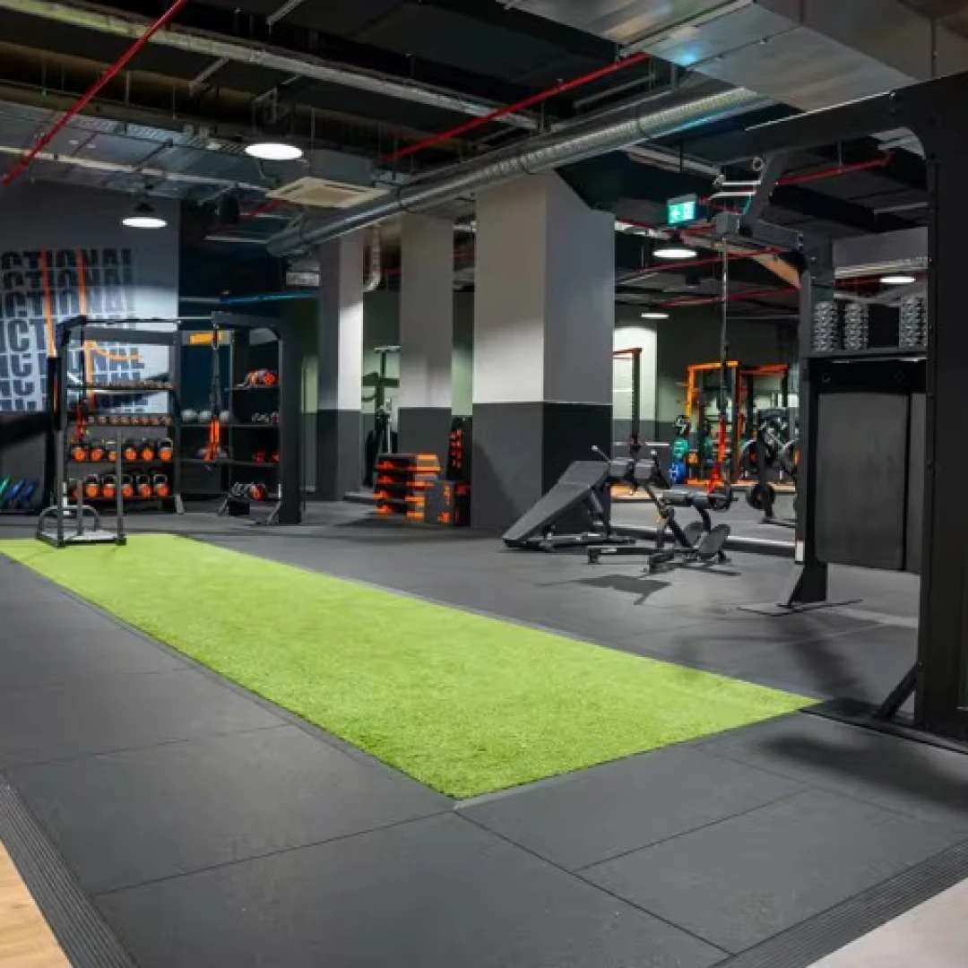 de_Gyms_BasicFitHamburgFuhlsbüttelerStraße_2