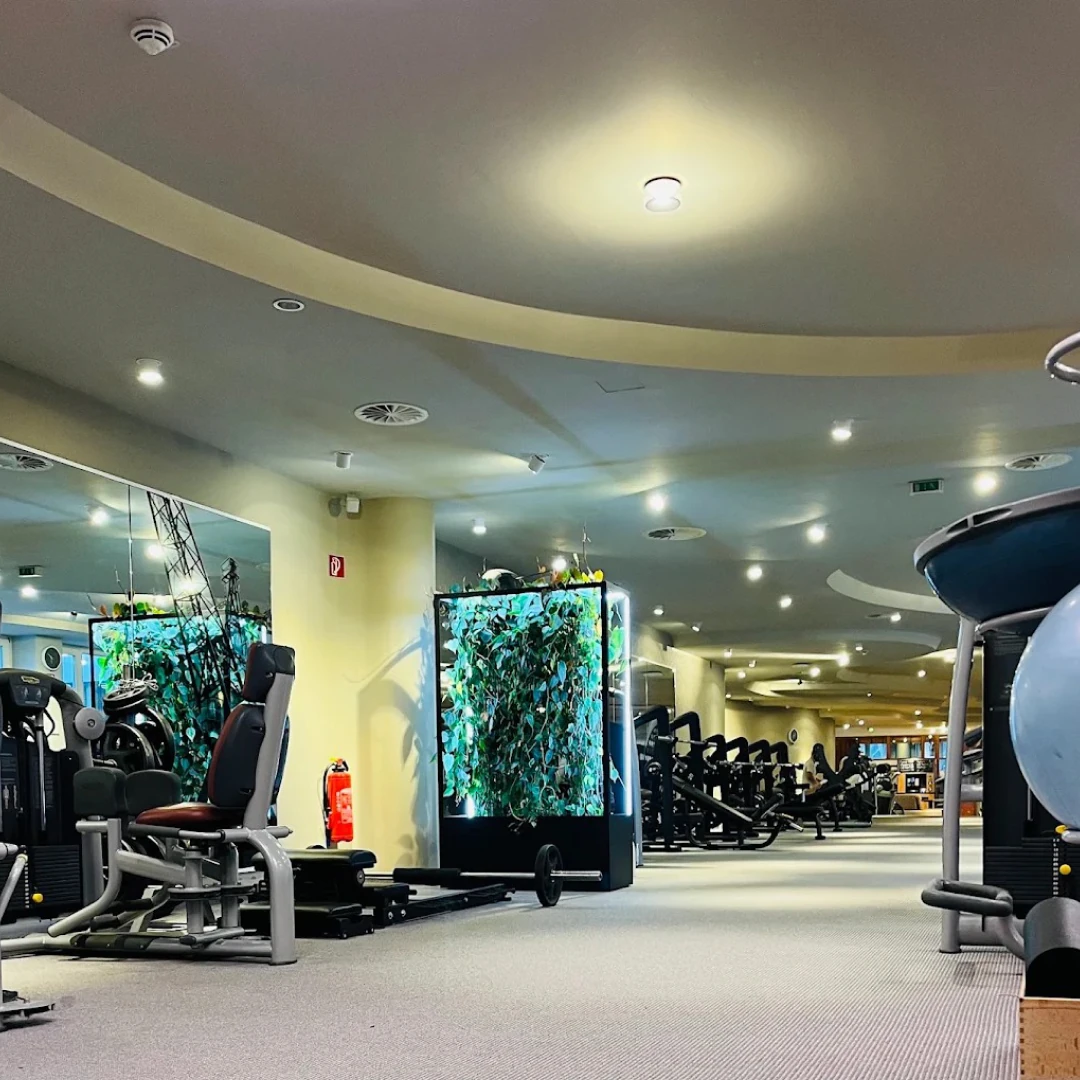 DE_Gyms_DavidLloydMeridianAmMichelHamburg_1