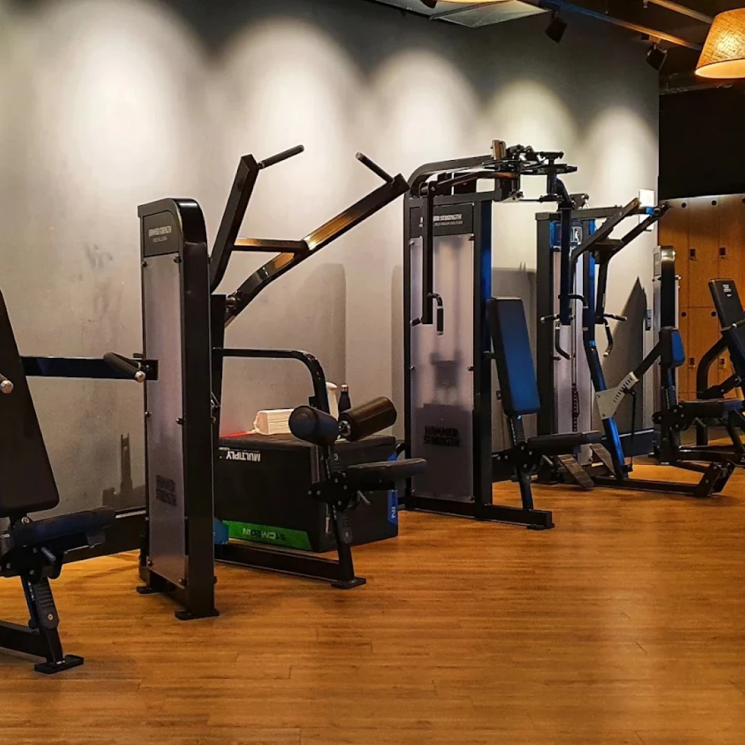 de_Gyms_EvoFitnessStadthausbrücke_1