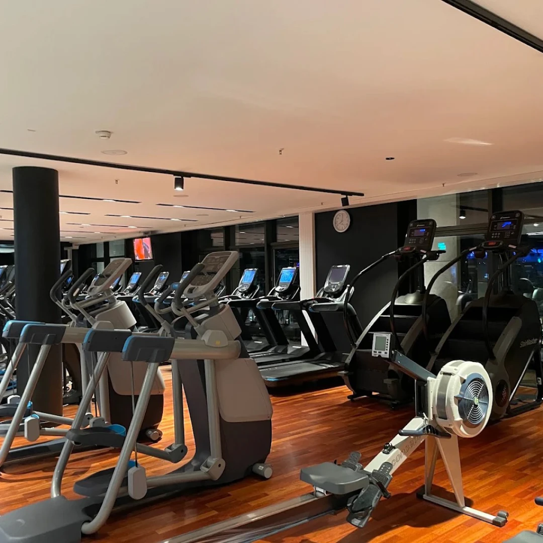 de_Gyms_FitnessFirstHamburgMitteJungfernstieg_2