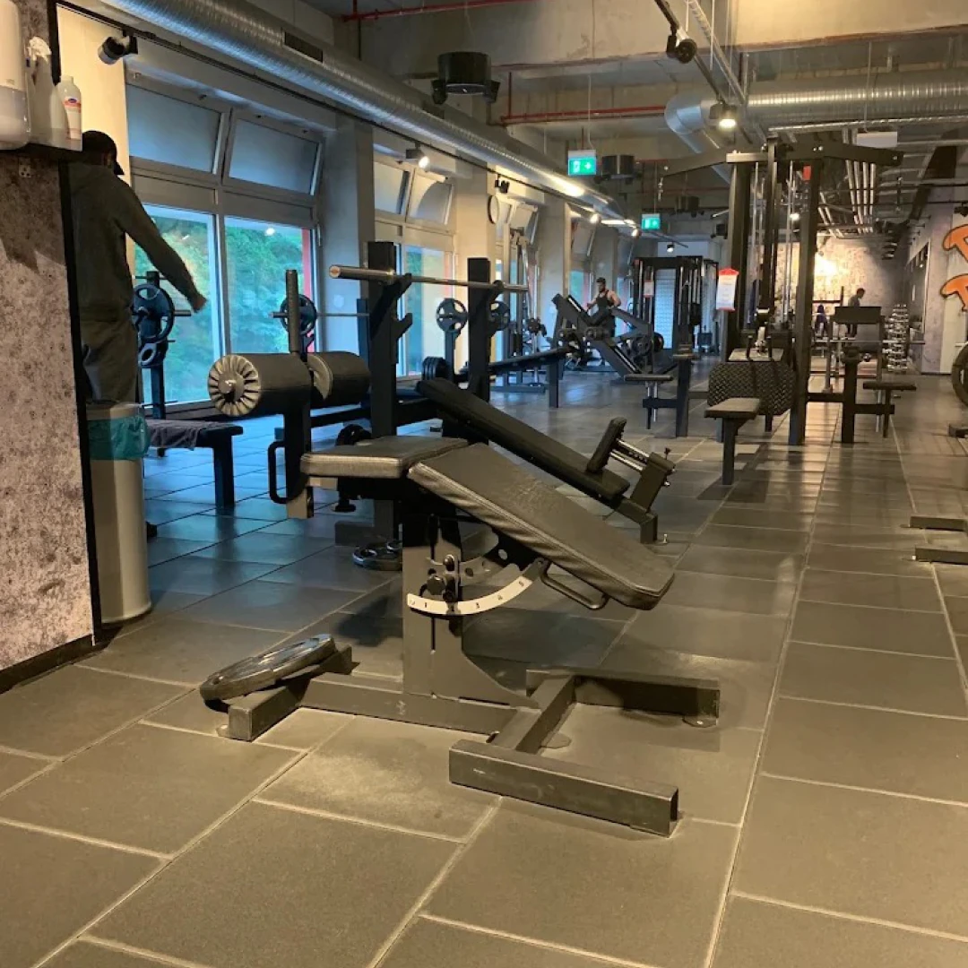 de_Gyms_McFitHamburgLangenhorn_0