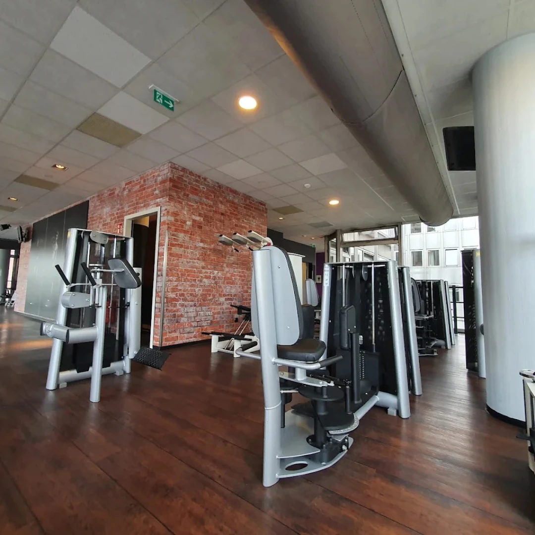 de_Gyms_McFitHamburgSt.Georg_1