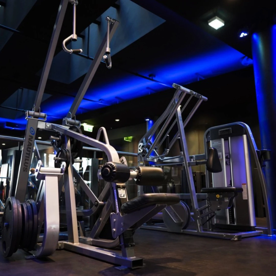de_Gyms_PrimeTimeFitnessHamburgEsnGym_1