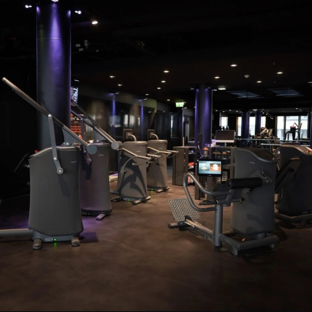 de_Gyms_PrimeTimeFitnessHamburgEsnGym_2