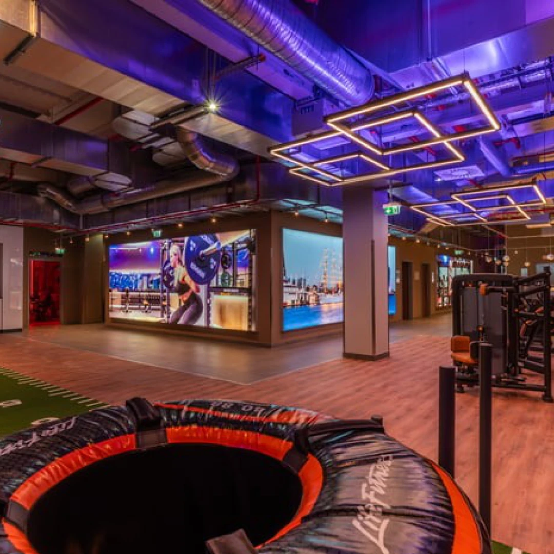 de_Gyms_SportsClubHafenCity_2