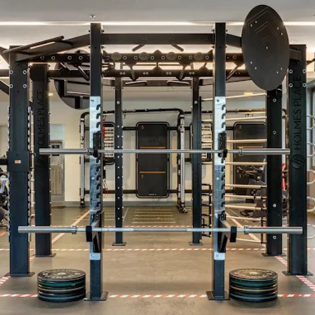 de_Gyms_HolmesPlaceKölnAmGürzenich_0