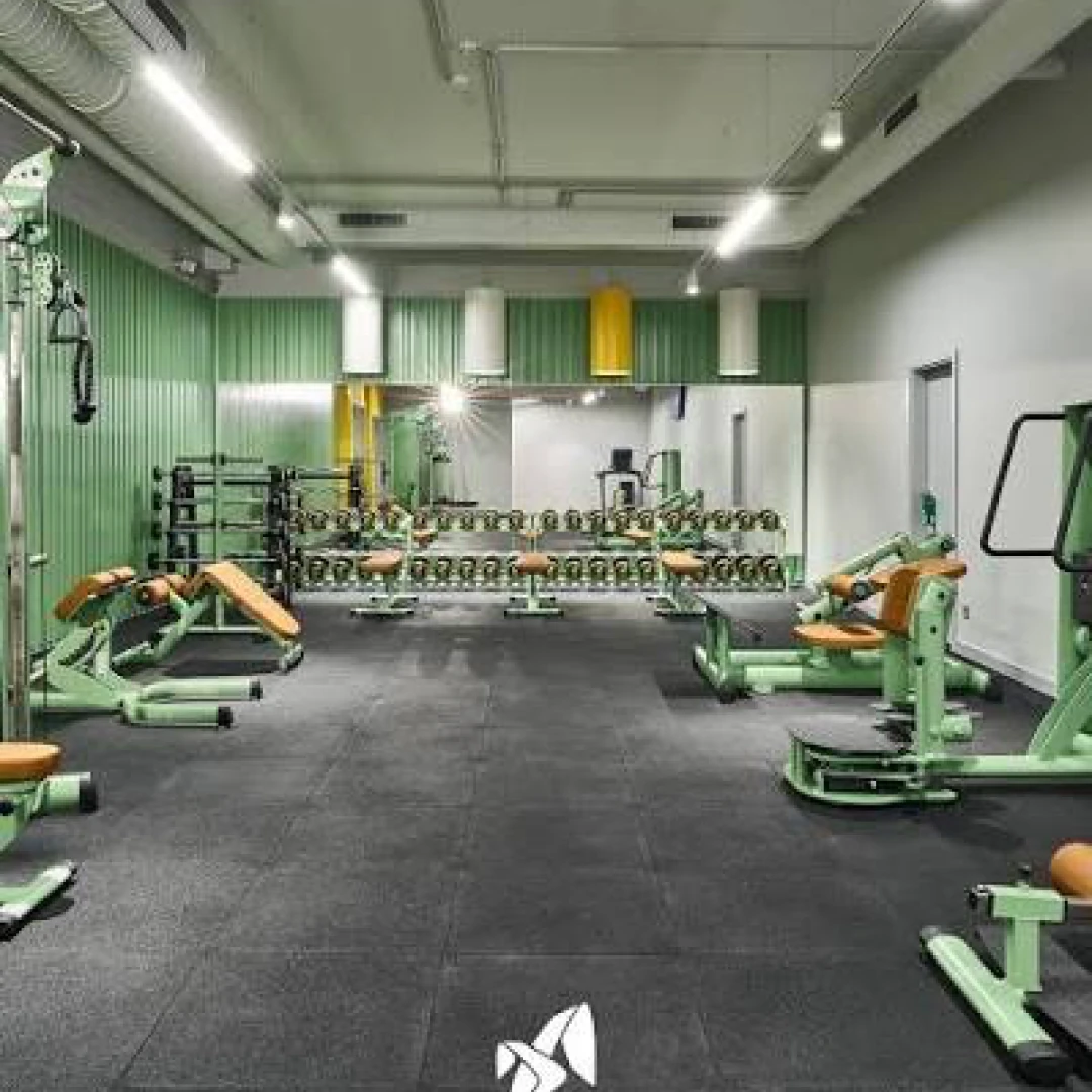 de_Gyms_McFitKölnBayenthal_1