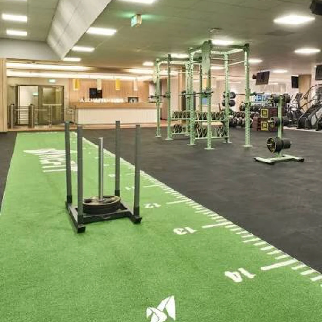 de_Gyms_McFitKölnBayenthal_2