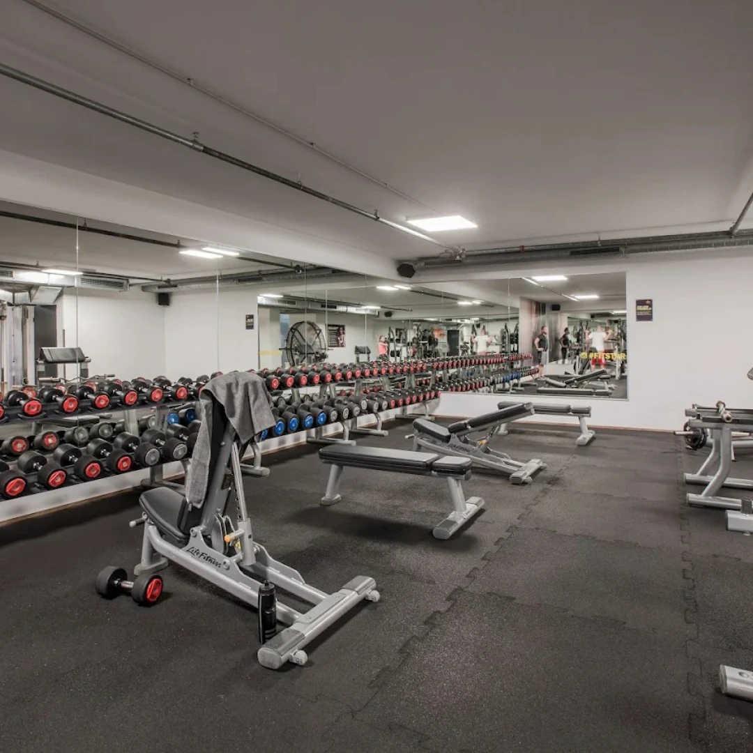 de_Gyms_FitStarFitnessstudioMünchenLaim_1