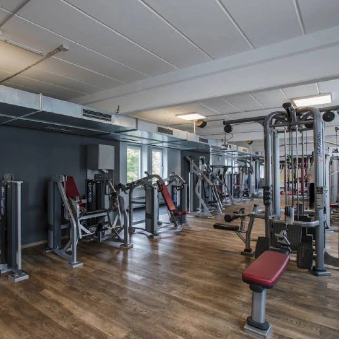 de_Gyms_FitStarFitnessstudioMünchenNeuhausen_0