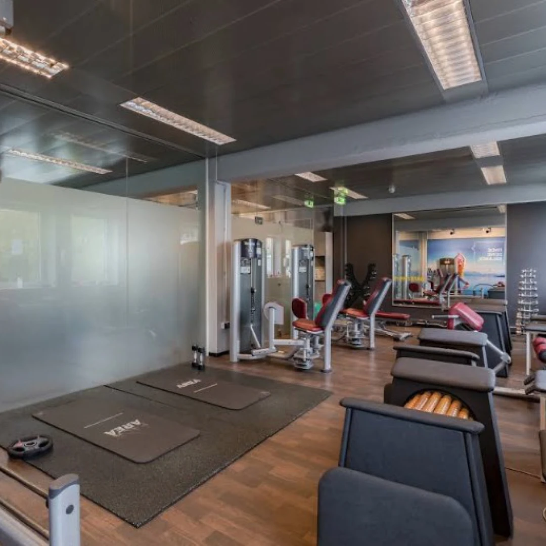 de_Gyms_FitStarFitnessstudioMünchenNeuhausen_1