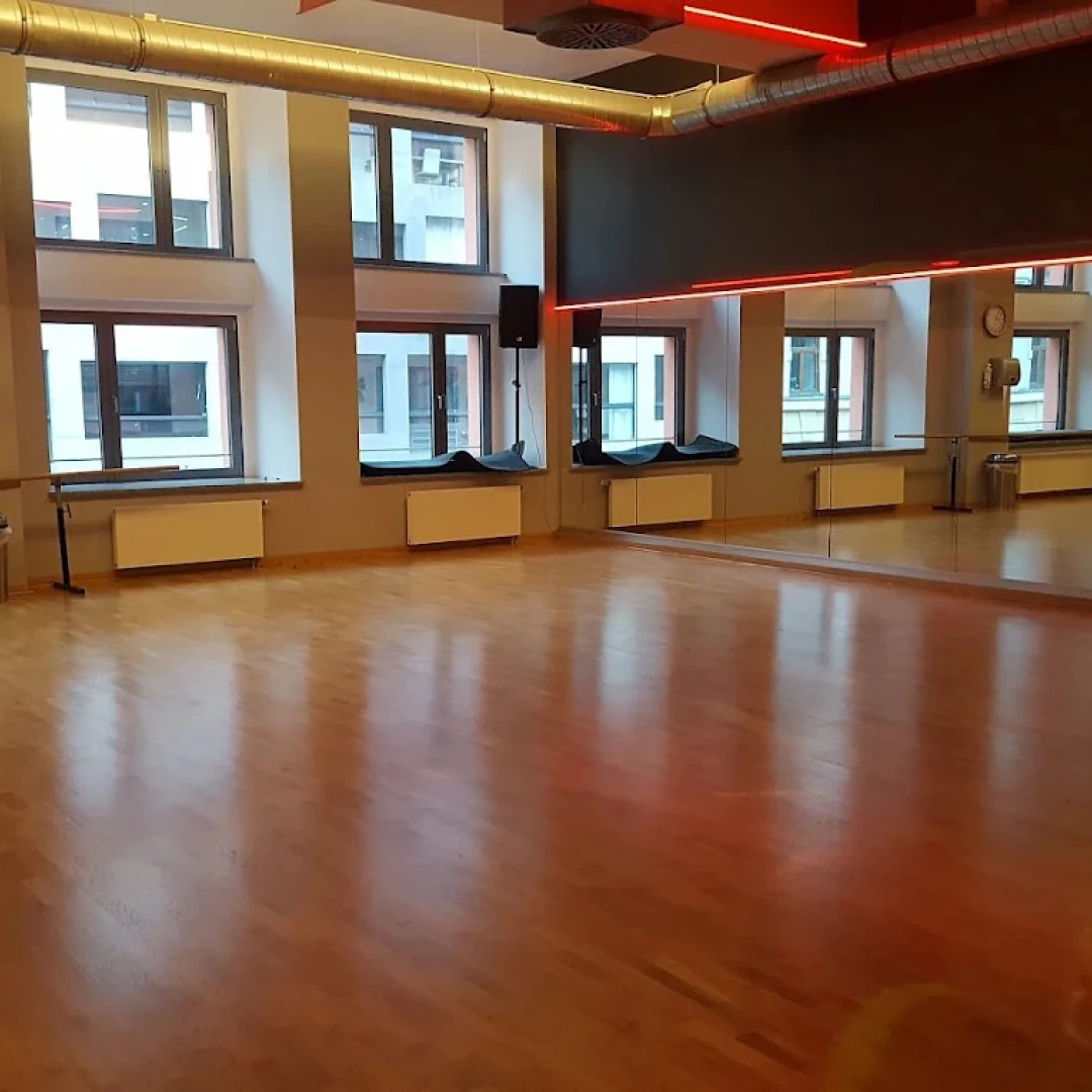 de_Gyms_FitnessFirstMünchenSchwabing_1