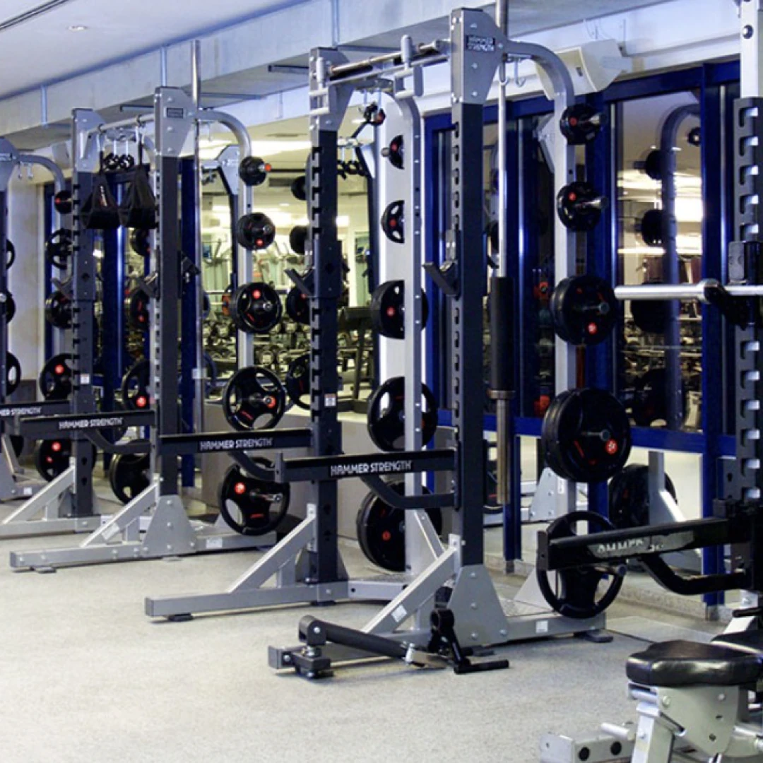 de_Gyms_Leo'sSportsClub_0