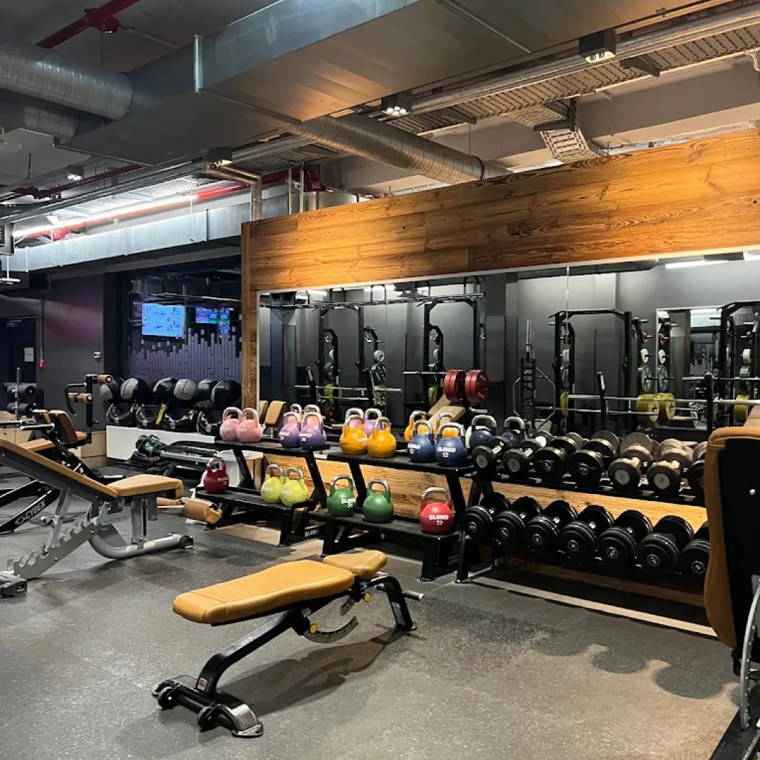 de_Gyms_PrimeTimeFitnessLeopoldstraße_0