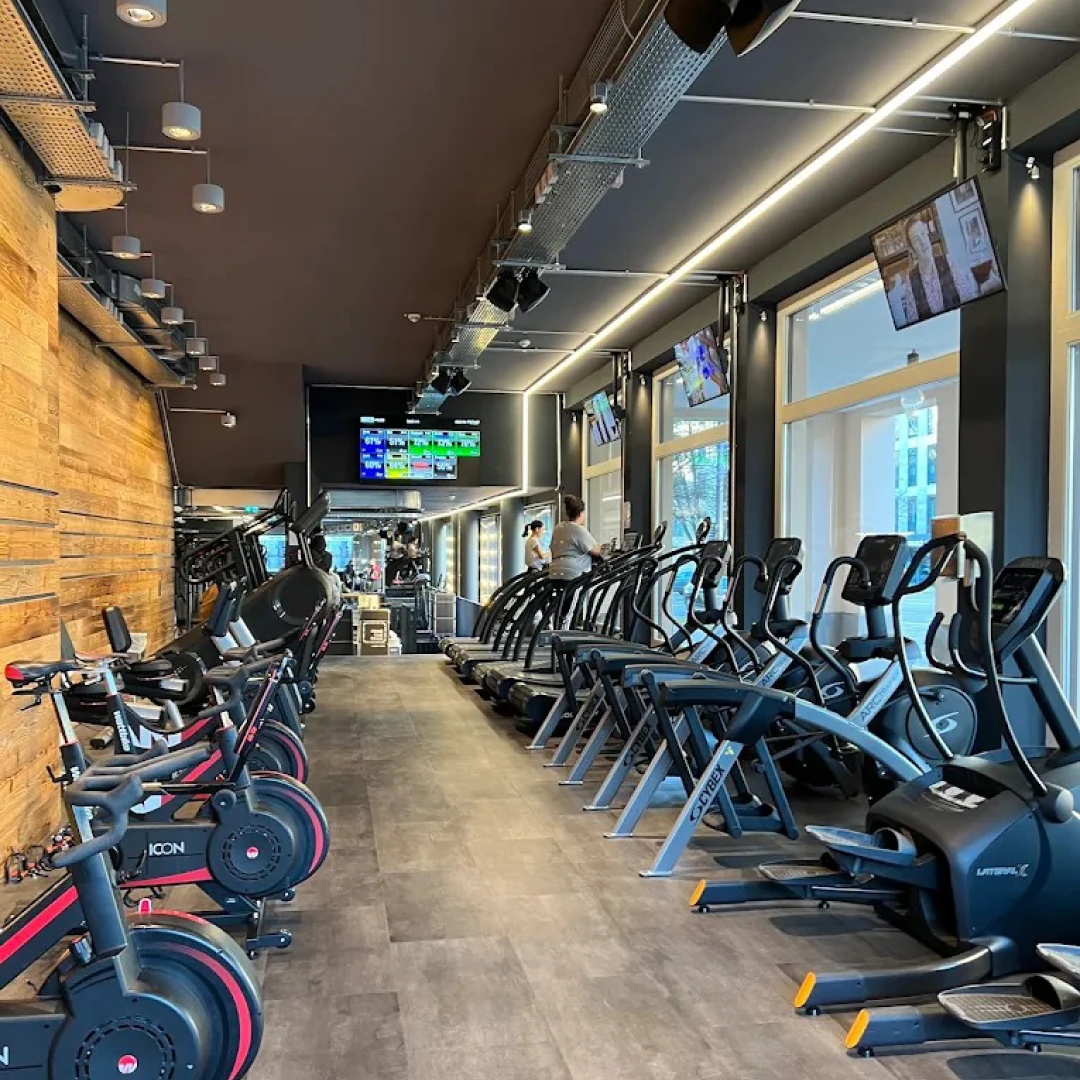 de_Gyms_PrimeTimeFitnessMaximilianstraße_2