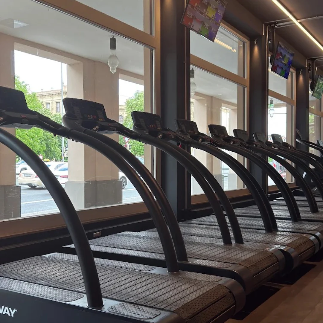 de_Gyms_PrimeTimeFitnessMaximilianstraße_3