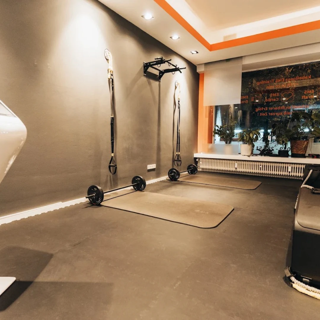 de_Gyms_V8EmsTraining_1