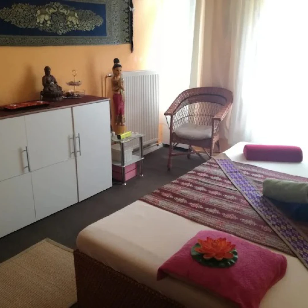 de_Therapists_NoysiamThaiMassage_0