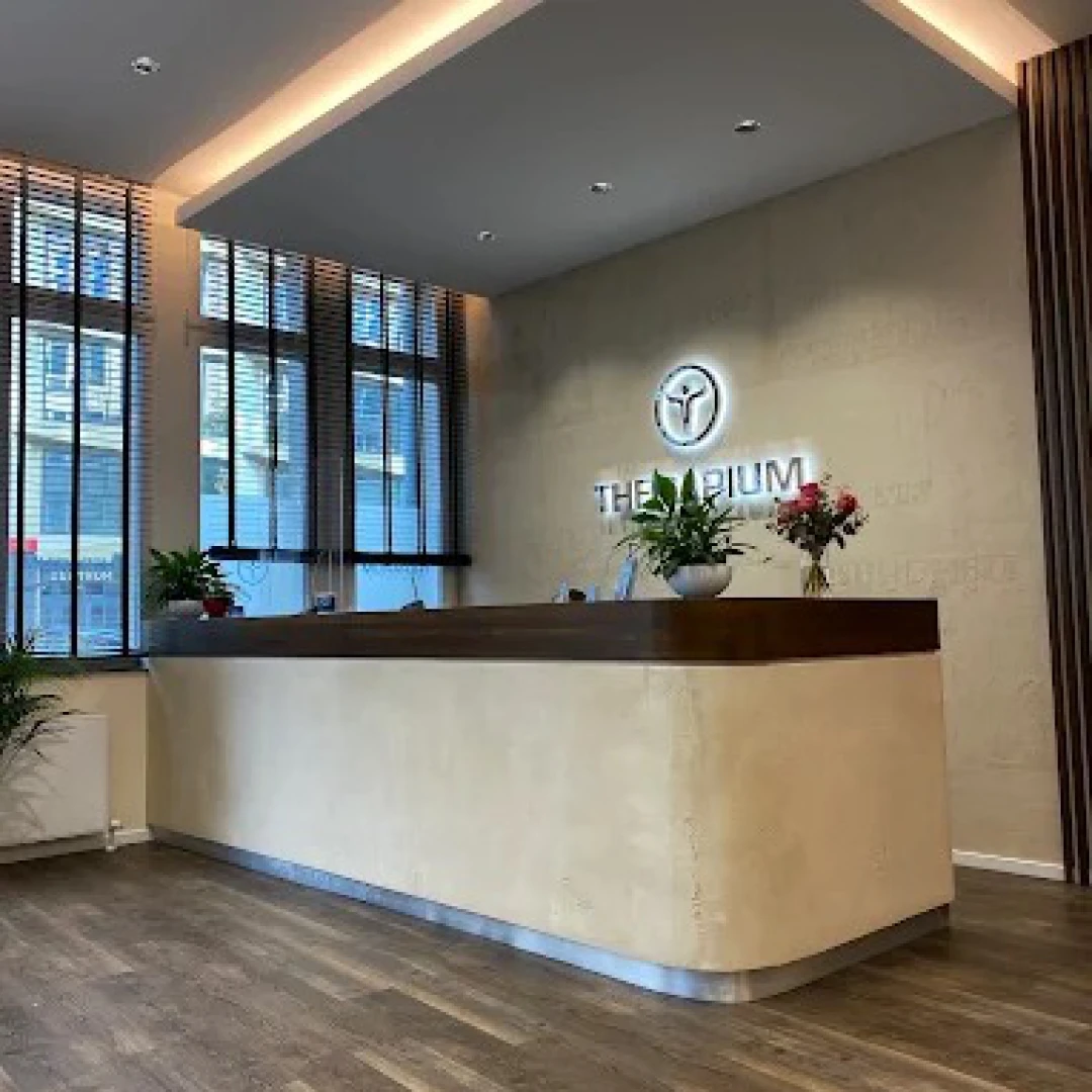de_Therapists_TherapiumPhysiotherapieCenter_0